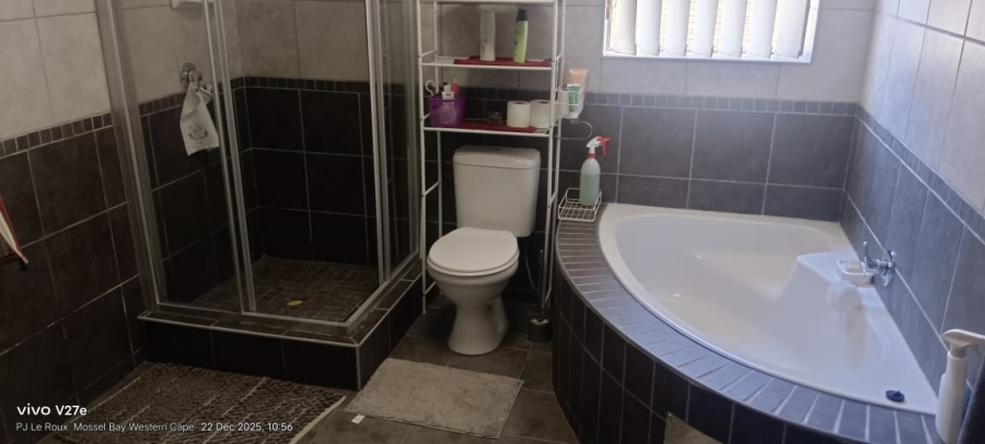 3 Bedroom Property for Sale in Hartenbos Heuwels Western Cape